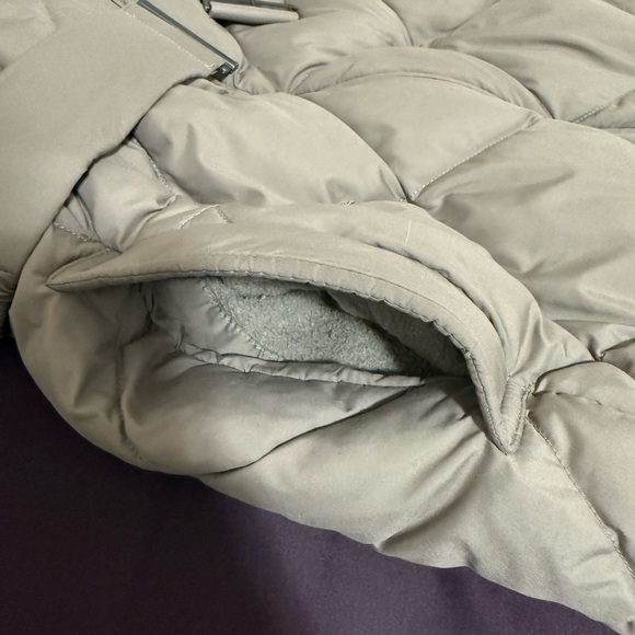 Uniqlo Taupe Quilted Puffer Coat - Picture 4 of 5